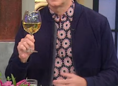 How to Hold a Wine Glass Educated